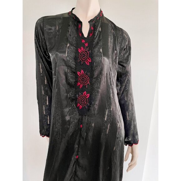 Vintage Witch Robe, Black Maxi Dress: Embroidered Red Roses, Gothic Style - Picture 2 of 10